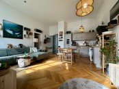 Hauptbild +++ 3-Zimmer-Wohnung mit großer Terrasse u. Balkon im Denkmalobjekt +++